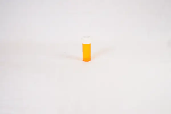 Reversible Vials with Dual-Purpose Caps 8 DRAM 400 30008